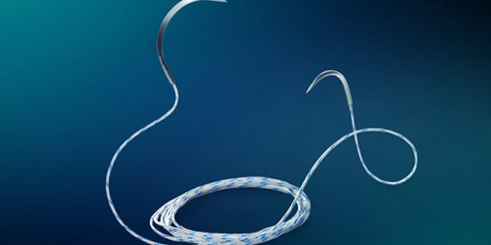 Picture of SUTUR’LINK® with blue gradient background